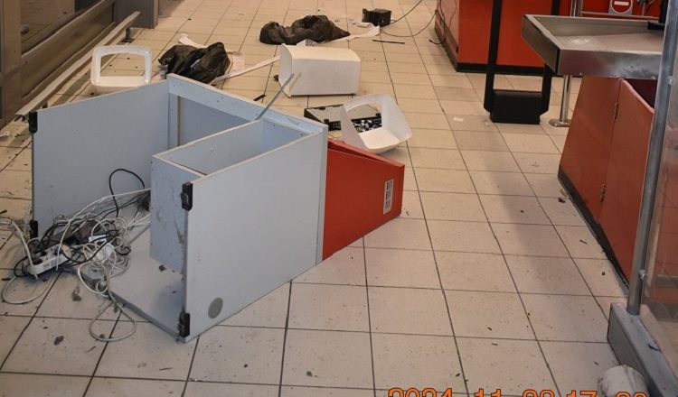 Poroltós őrjöngés a tatabányai Spar-ban